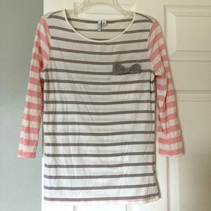 Elle size small gray and pink quarter length, cotton top.